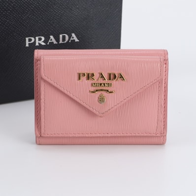 ■極美品 プラダ サフィアーノ三つ折り 財布 レザー