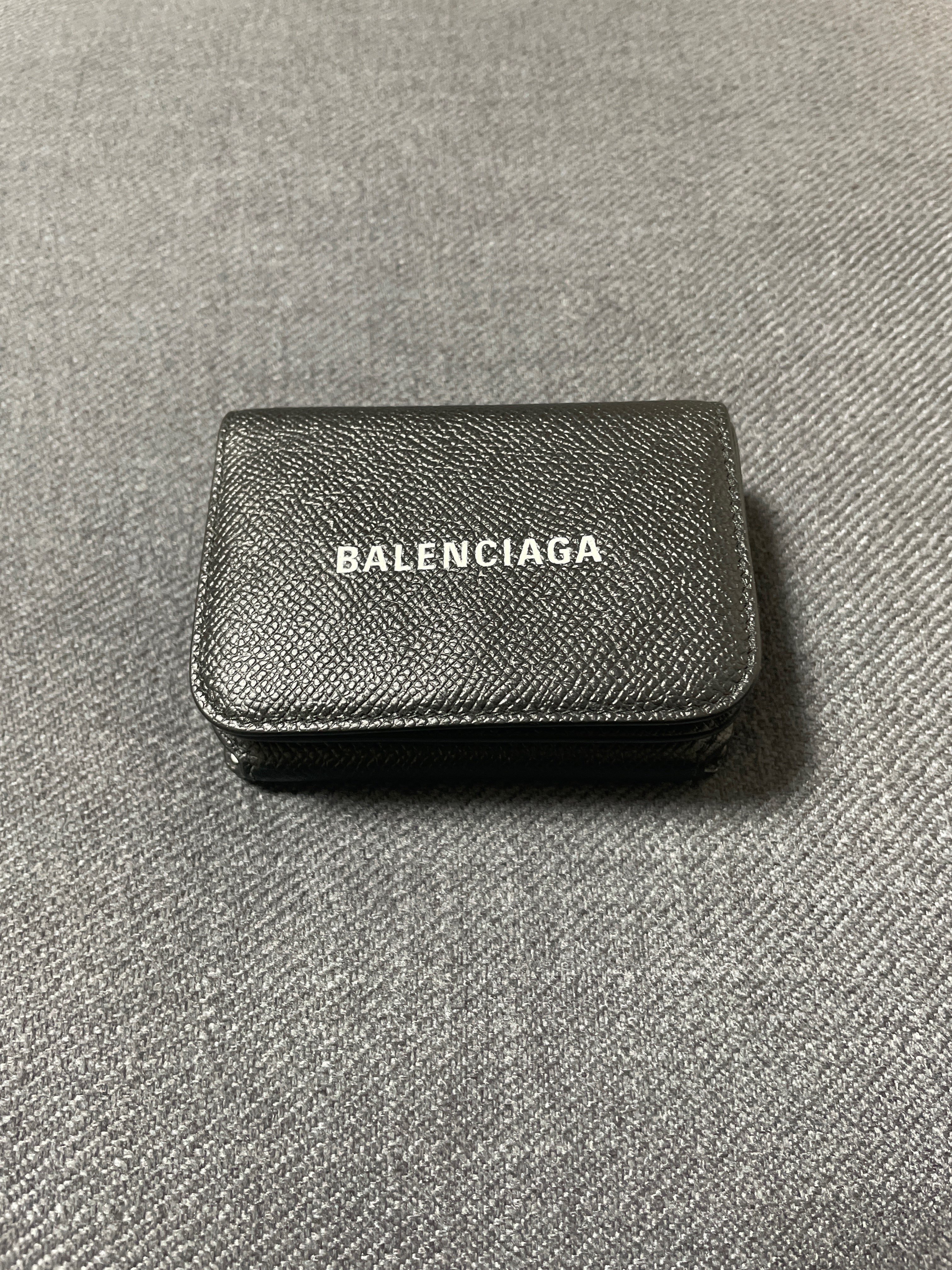 BALENCIAGA Cash Mini Wallet Grained Calfskin "Black/White"