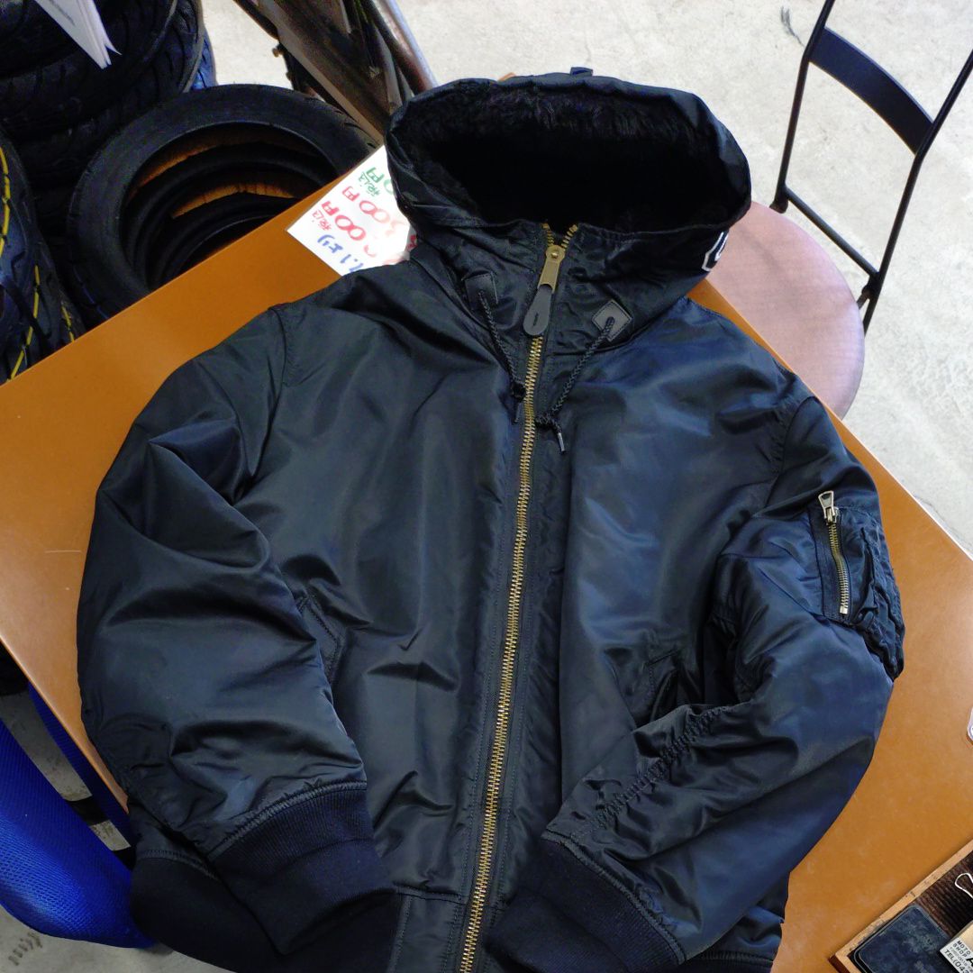Supreme Hooded MA-1 "Black"