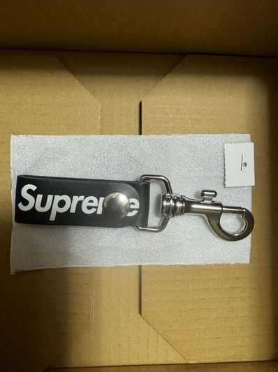 Supreme Leather Key Loop "Black"