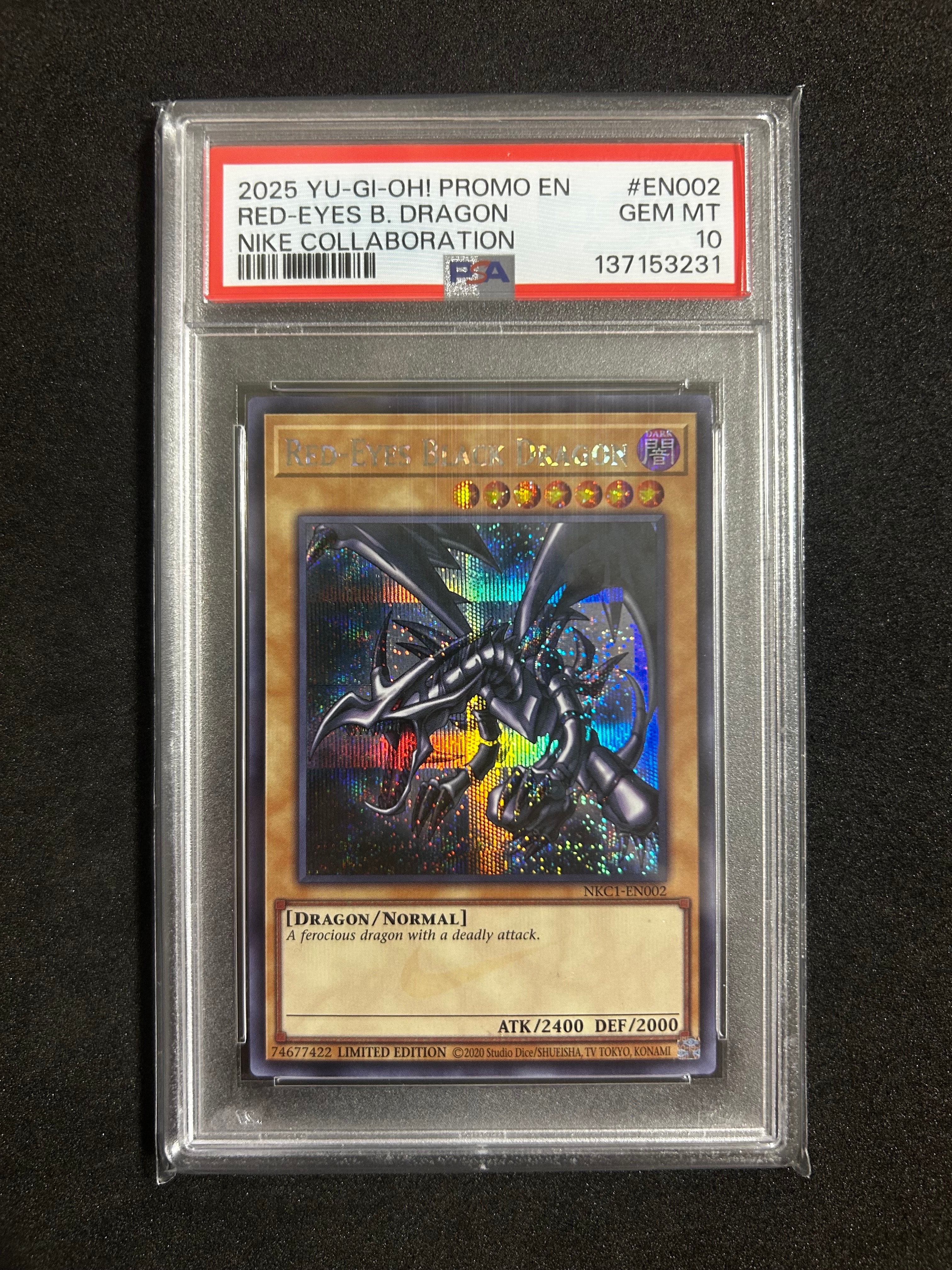 真紅眼の黒竜 SE [NKC1-EN002](遊戯王 x ナイキ エアーマックス 95 QS エアーマッスル House of Duel - 童実野町決闘遊戯館 限定プロモ) 