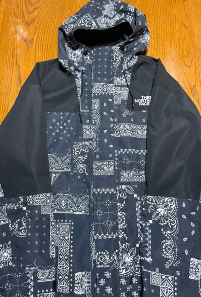 THE NORTH FACE バンダナ柄 ナイロンジャケット