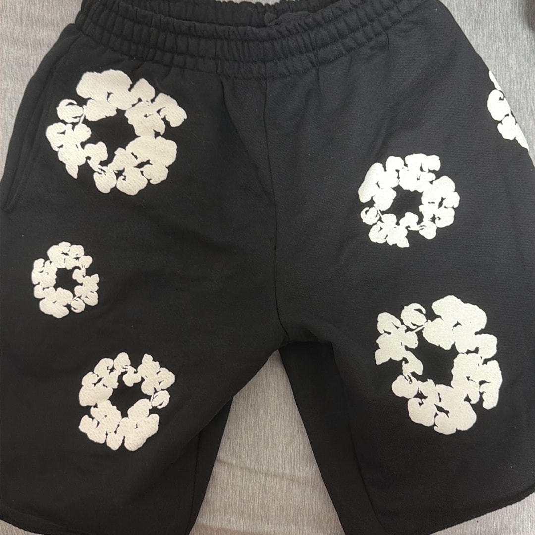 DENIM TEARS Cotton Wreath Sweatshorts "Black"