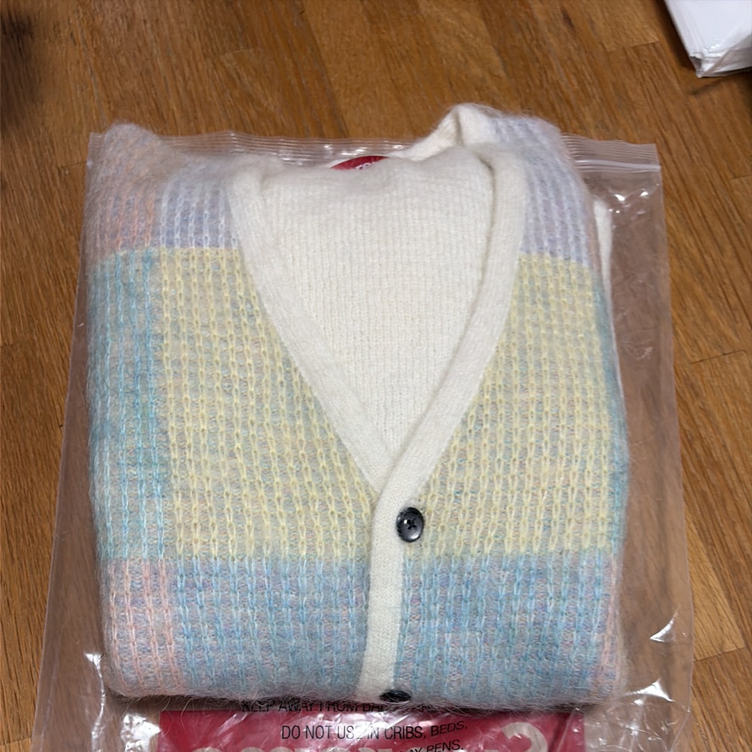 Supreme Brushed Grid Cardigan "White"