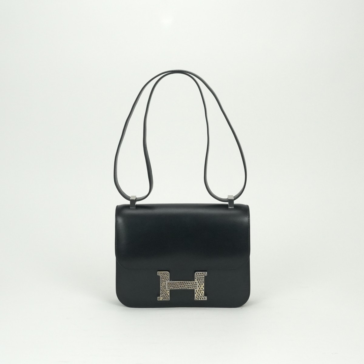 エルメス HERMES コンスタンス3 24 オンブレ バッグ ショルダーバッグ ボックススカーフ ノワール Noir ブラック Black 黒 リザード シルバー金具 ヴォーエプソン エキゾチック