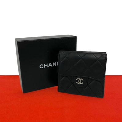 CHANEL シャネル マトラッセ ココマーク ラムスキン 三つ折り財布 ブラック
23308