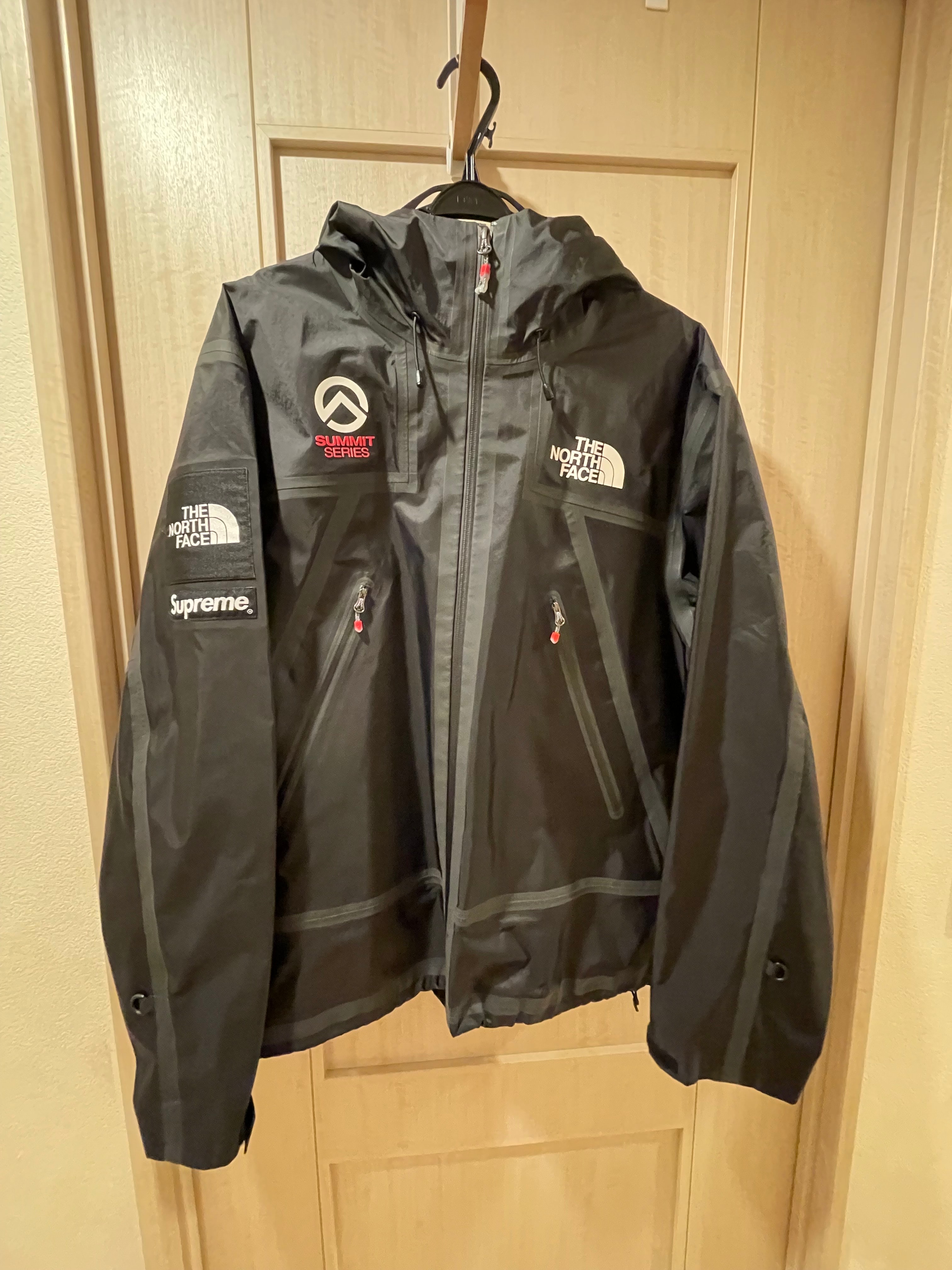 Supreme x The North Face Summit Series Outer Tape Seam Shell