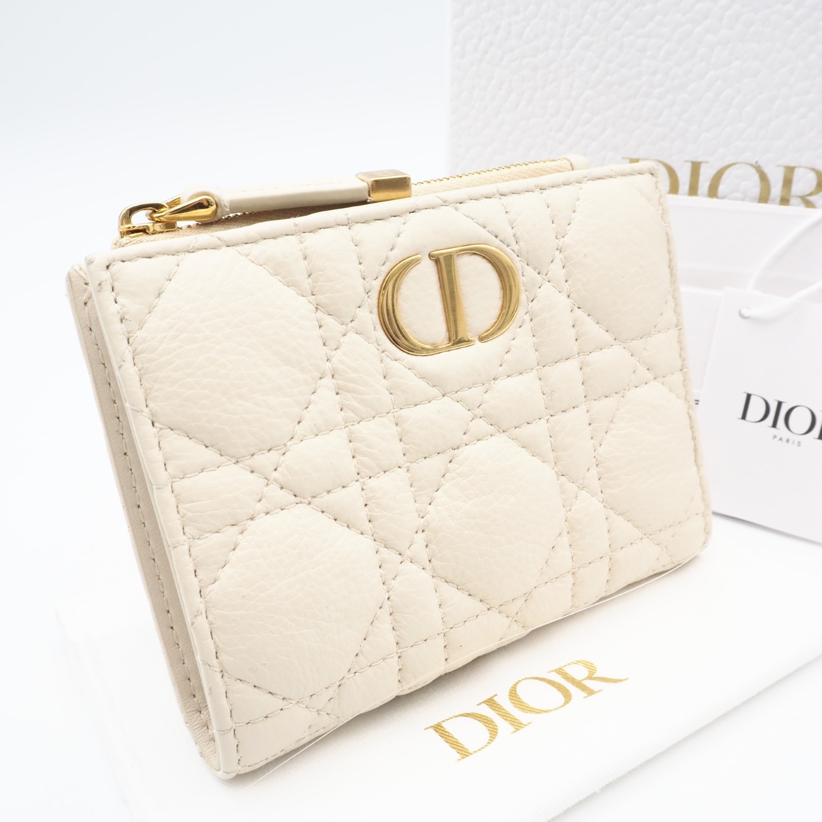 美品 Christian Dior クリスチャンディオール カナージュ カーフスキン Dior Caro Dahlia ウォレット S5173UWHC_M49U 二つ折り財布 ライトベージュ カーフレザー レディース