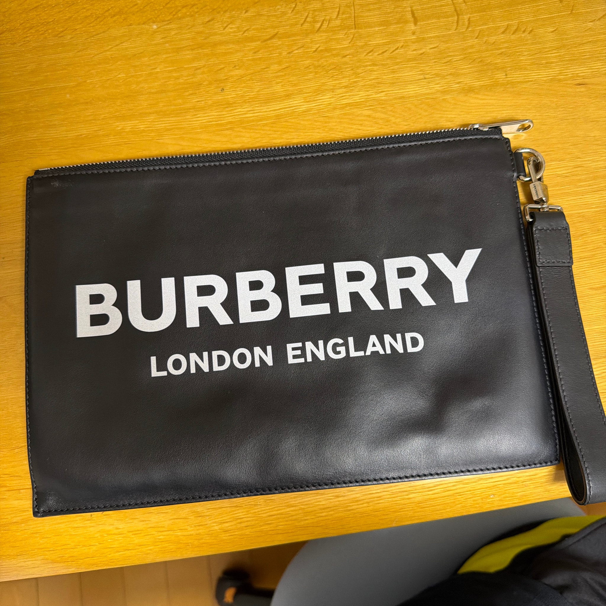 バーバリー BURBERRY クラッチバッグ