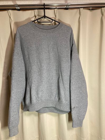 Essentials グレーリフレクティブロゴプルオーバークルーネック