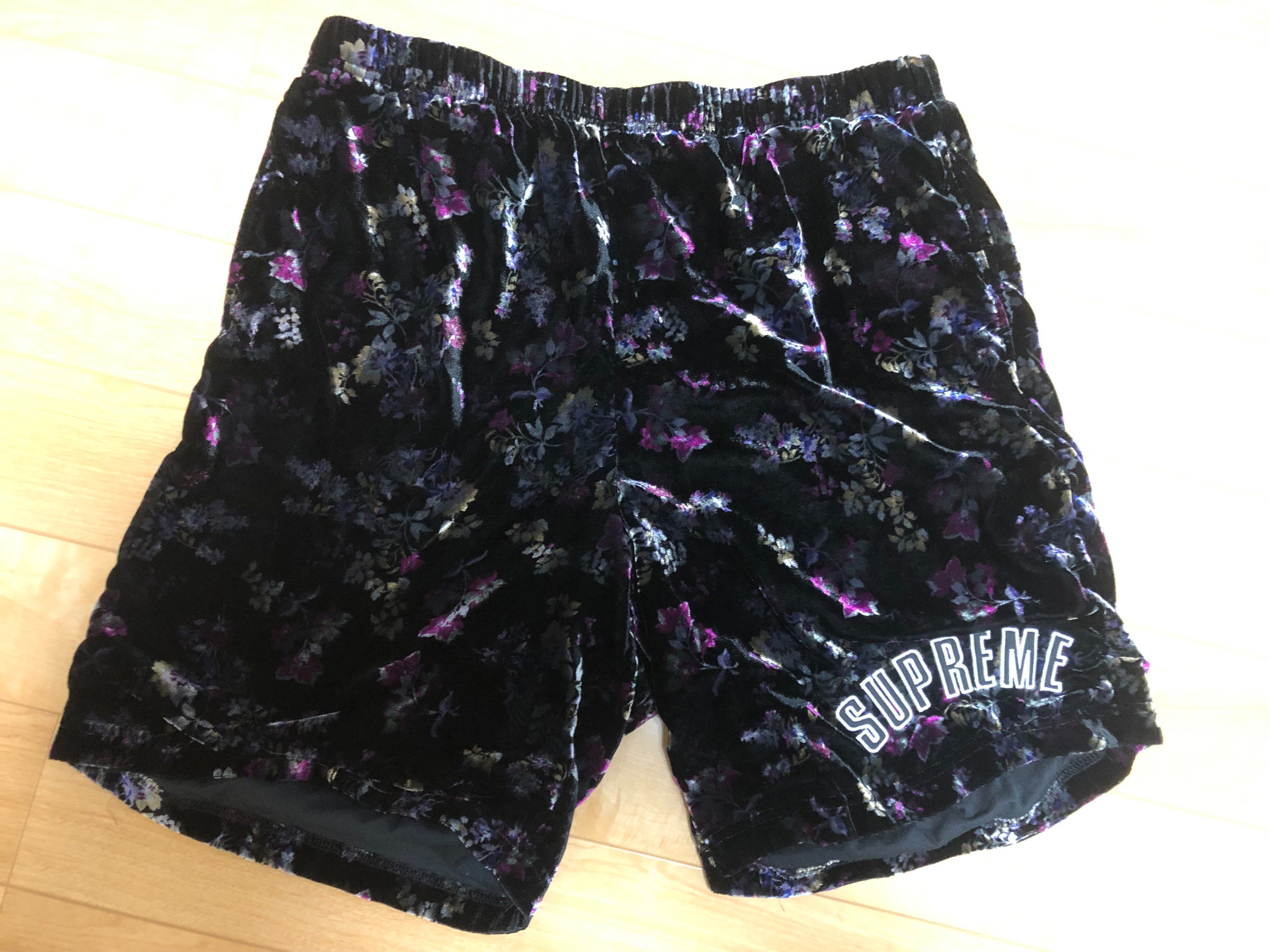 Supreme Floral Velour Short "Black"