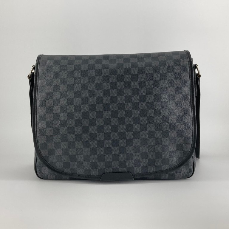 LOUIS VUITTON(ルイ・ヴィトン) ダニエルGM N58033 ショルダーバッグ ブラック