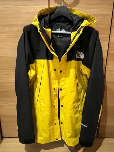 The North Face Mountain Light Jacket "Leopard Yellow"