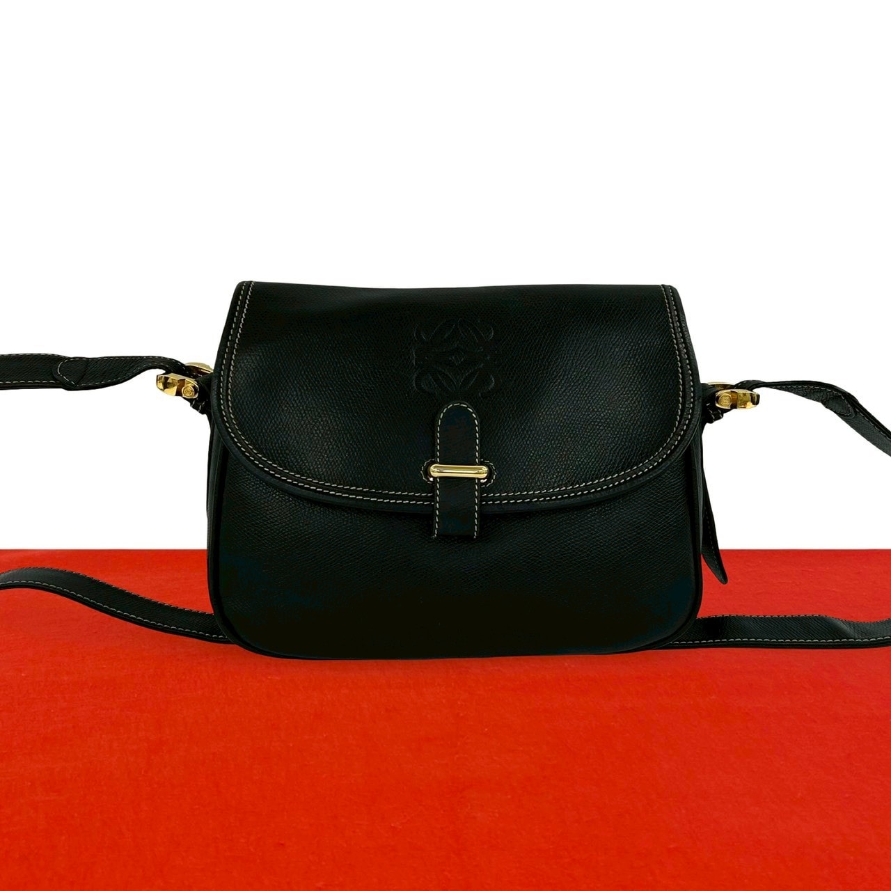 LOEWE ロエベ アナグラム ロゴ レザー ショルダーバッグ ブラック
90506