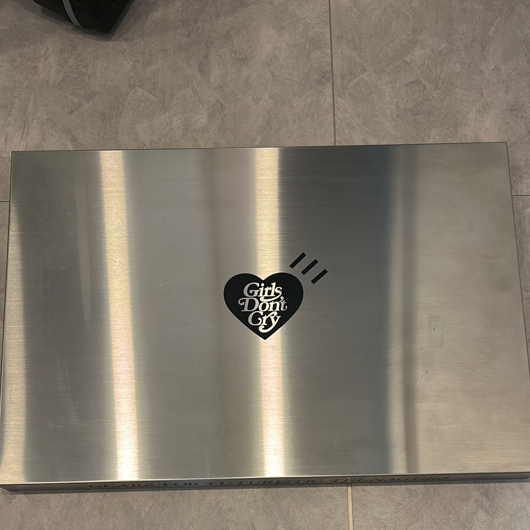 HUMAN MADE x KAWS TIGER TROPHY PAPER MACHE DISPLAY 