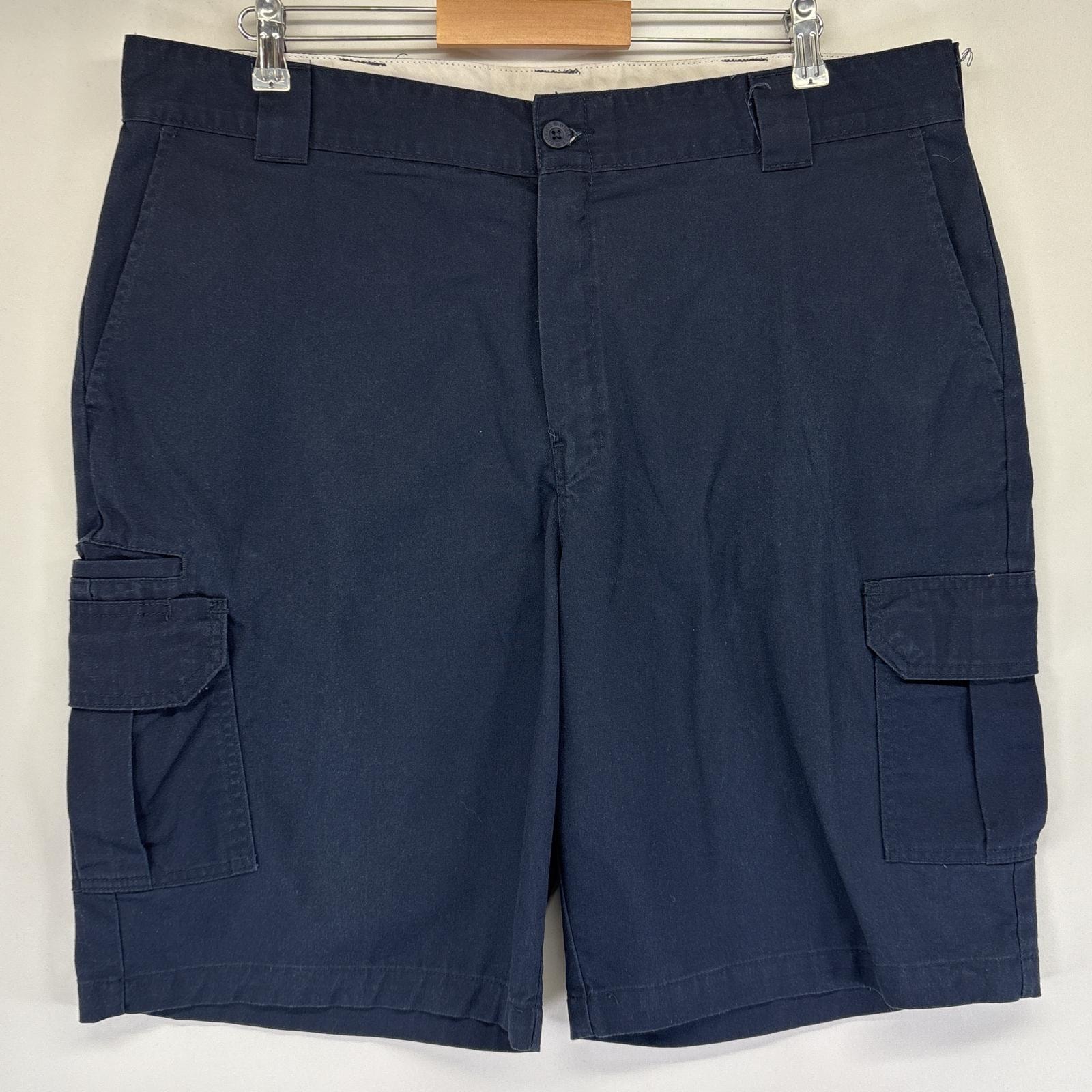 古着 ディッキーズ Dickies ショートパンツ カーゴ 大きいサイズ ワンポイント 半ズボン ハーフパンツ 短パン w40 ネイビー メンズ