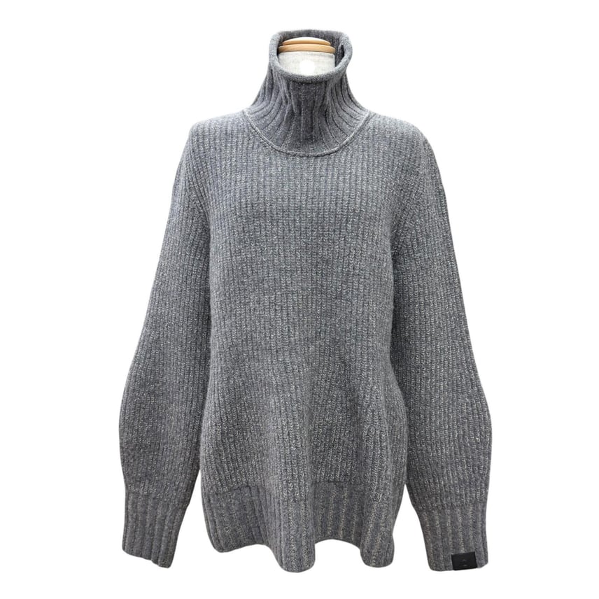 A (未使用に近い)】極美品 ルイヴィトン LVロゴレザーワッペン ニット A (未使用に近い)】極美品 ルイヴィトン LVロゴレザーワッペン ニット