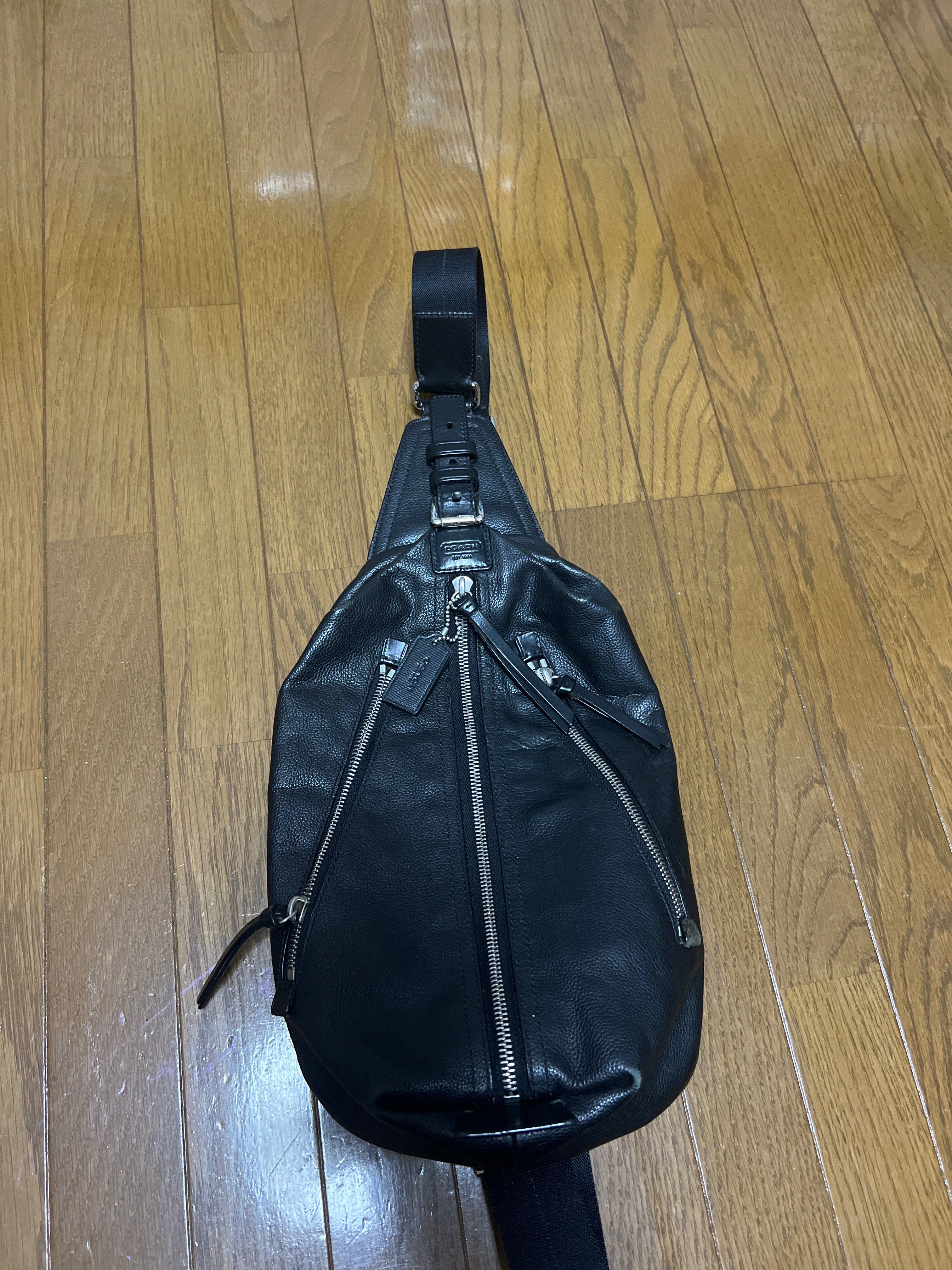 Coach Thompson Leather Sling Body Bag "Black"