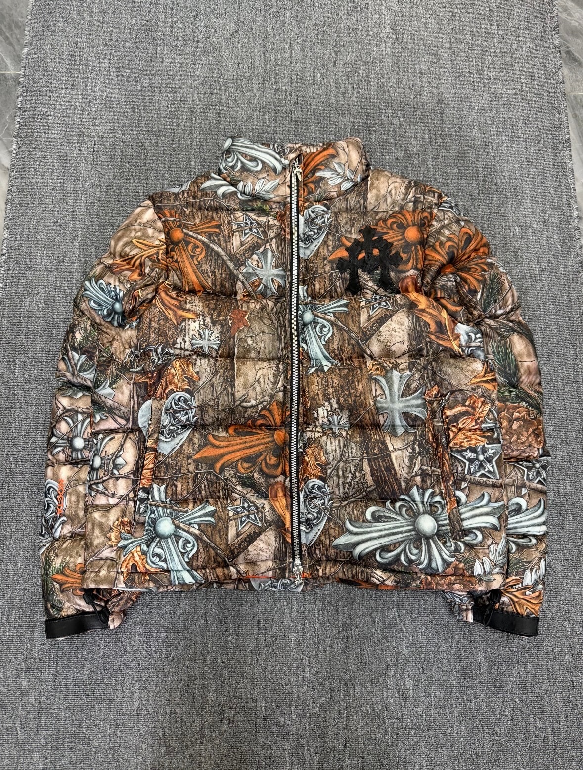 クロムハーツ x ナイキ x ドレイク ノクタ レザークロスパッチ パファージャケット "マルチ"