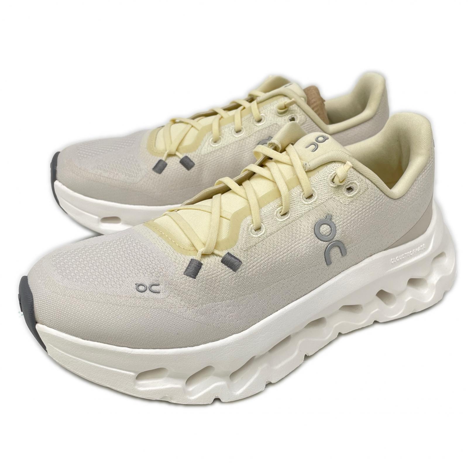 オン 【美品】3WE10054312 Cloudtilt クラウドティルト スニーカー USW6.5