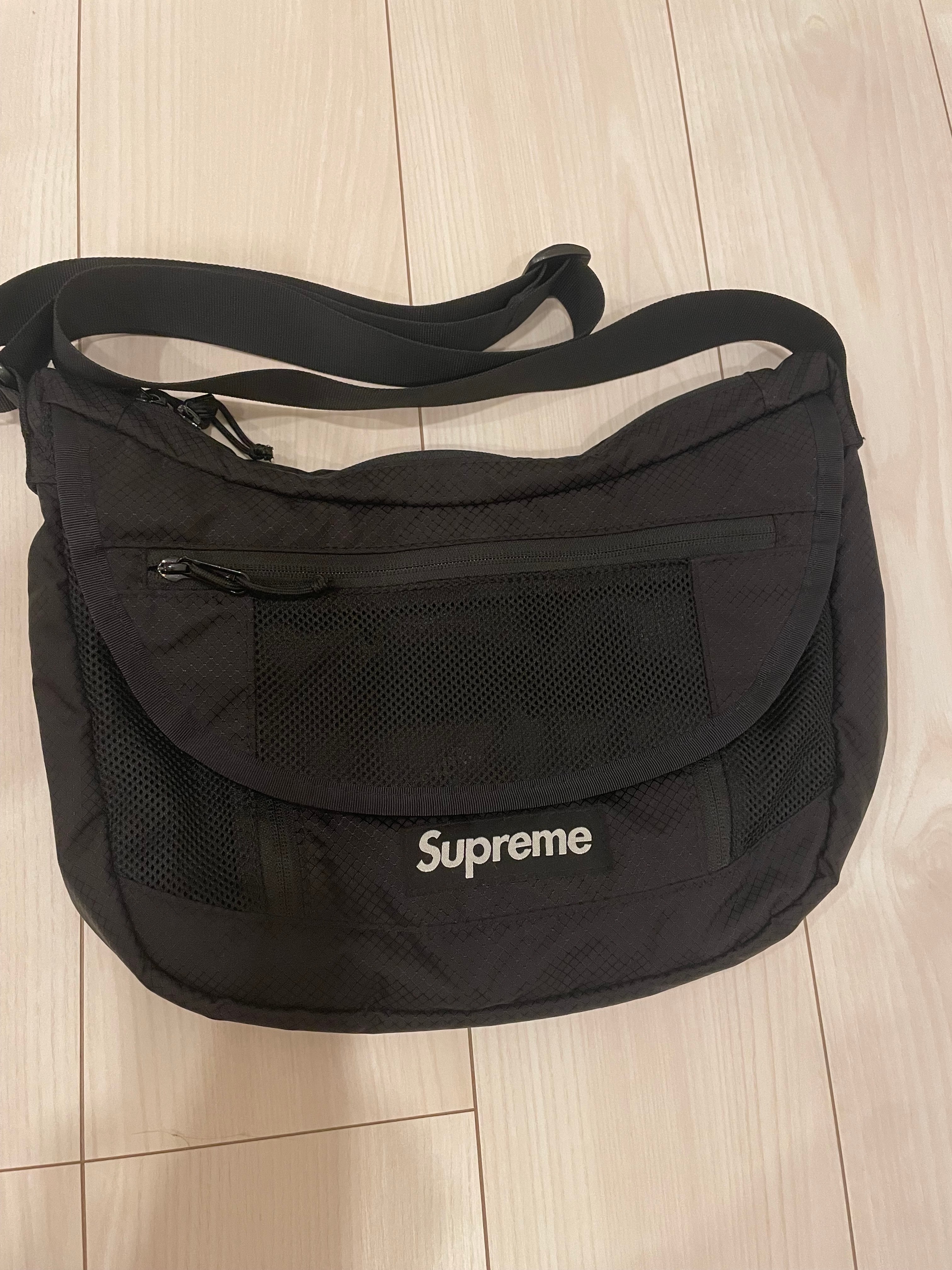 Supreme 2022ss Small Messenger Bag "Black"