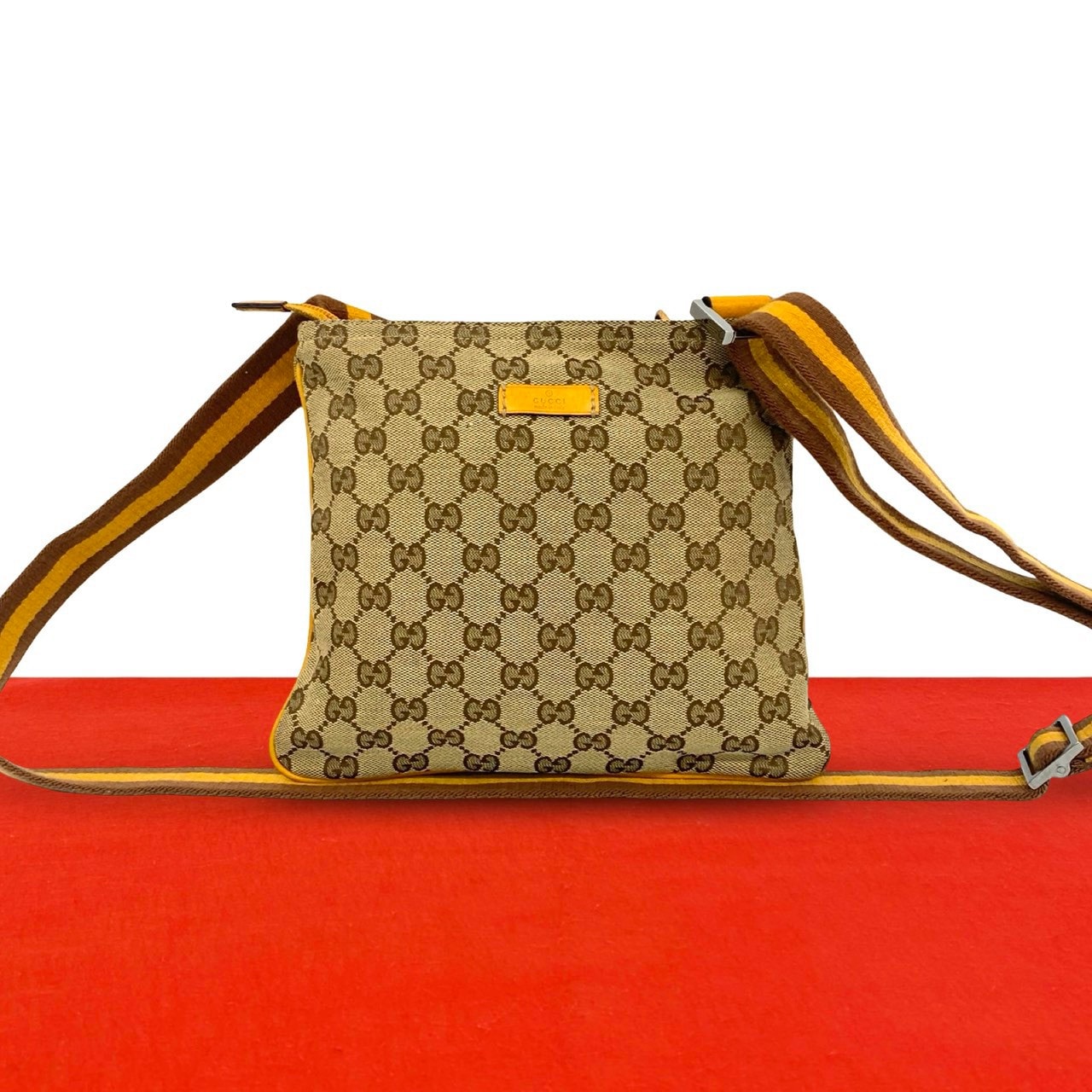 GUCCI グッチ GG 柄 キャンバス レザー ショルダーバッグ ブラウン
86865