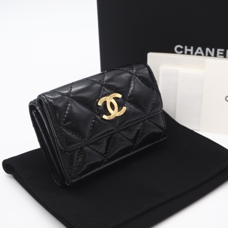 美品 CHANEL シャネル マトラッセ スモールフラップウォレット AP4318 三つ折り財布 ブラック ゴールド ラムスキン レディース