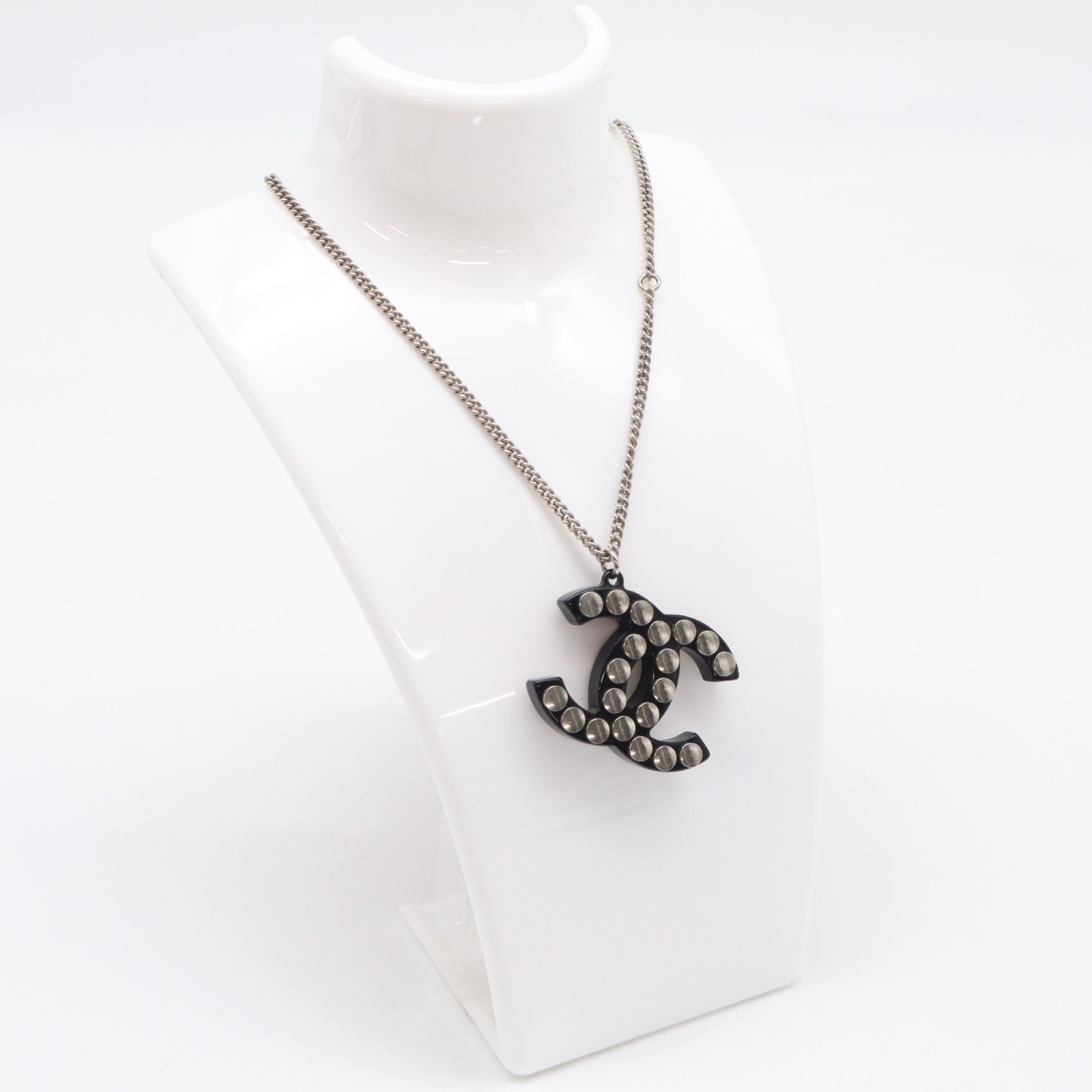 美品 CHANEL シャネル ココマーク スタッズ ネックレス SP - ネックレス ブラック シルバー SP プラスチック レディース