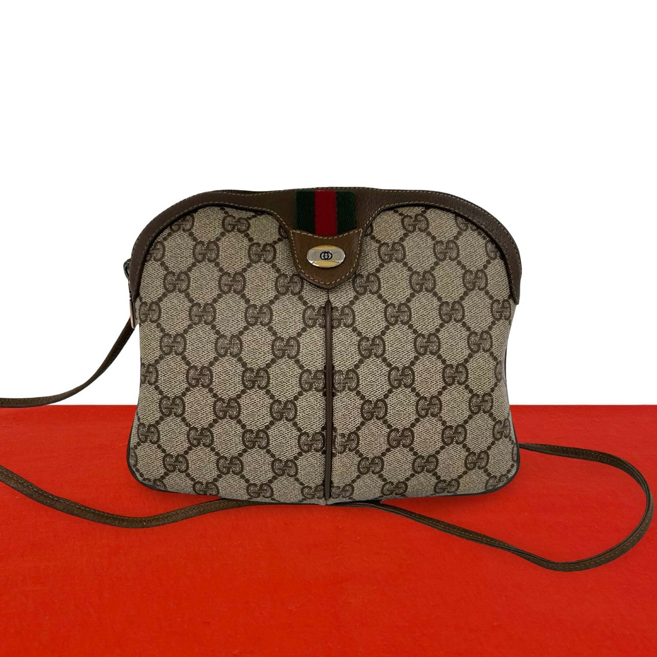 B (目立った傷や汚れなし)】GUCCI グッチ シェリーライン GG ロゴ 金具