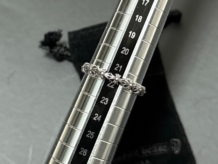 Chrome Hearts Tiny E CH Plus Band Ring "Silver"