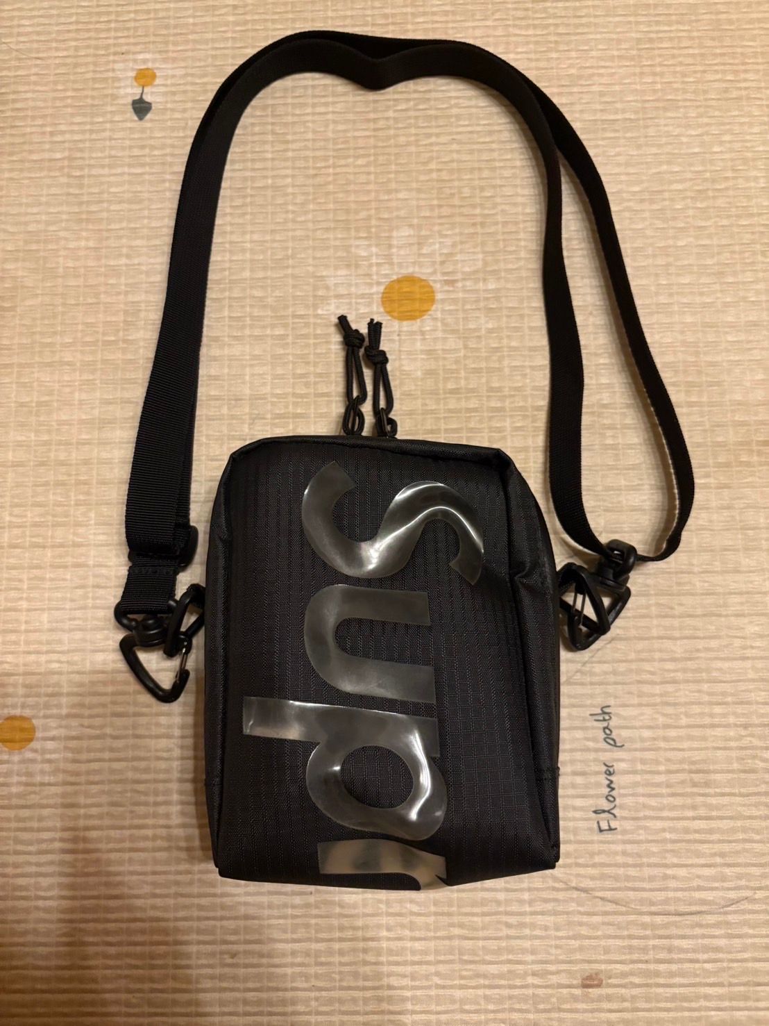 シュプリーム ネック ポーチ 21SS "ブラック"
