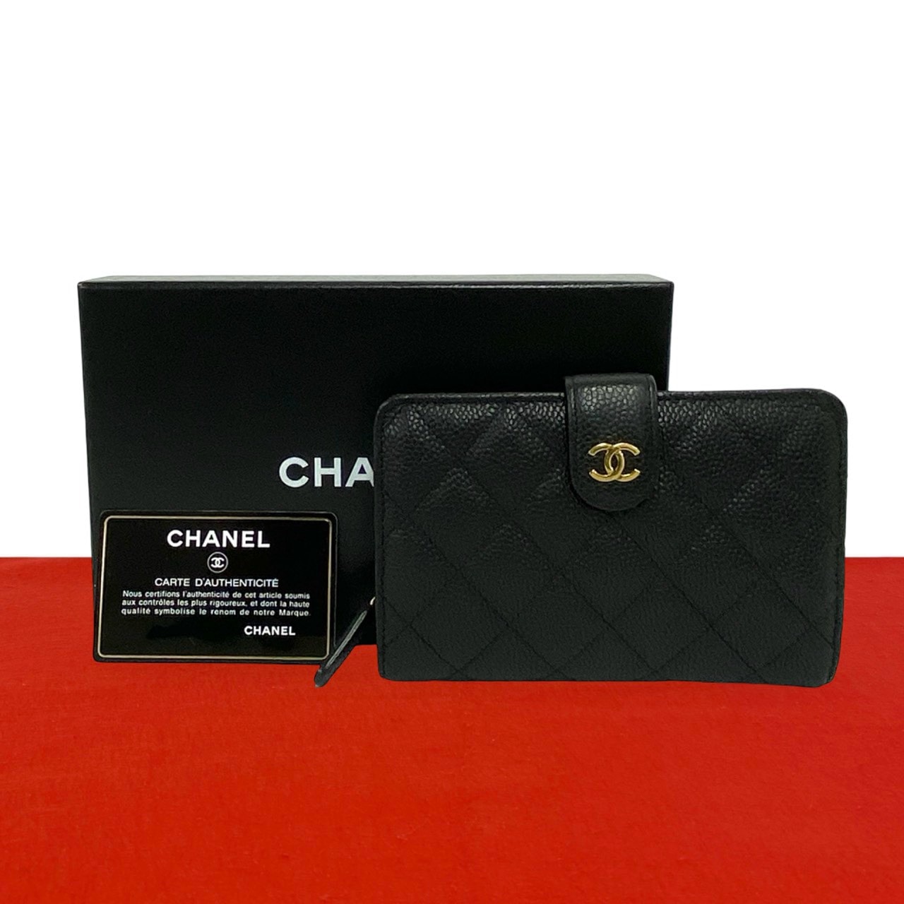 CHANEL シャネル ココマーク 金具 キャビアスキン 二つ折り財布 ブラック
 39378