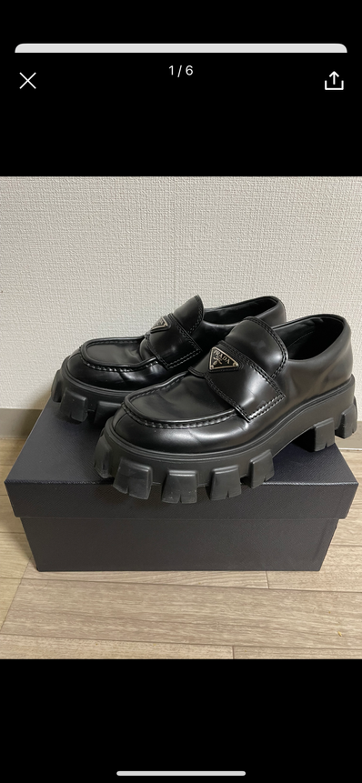 『PRADA(プラダ)モノリス ブラッシュドレザー ローファー』