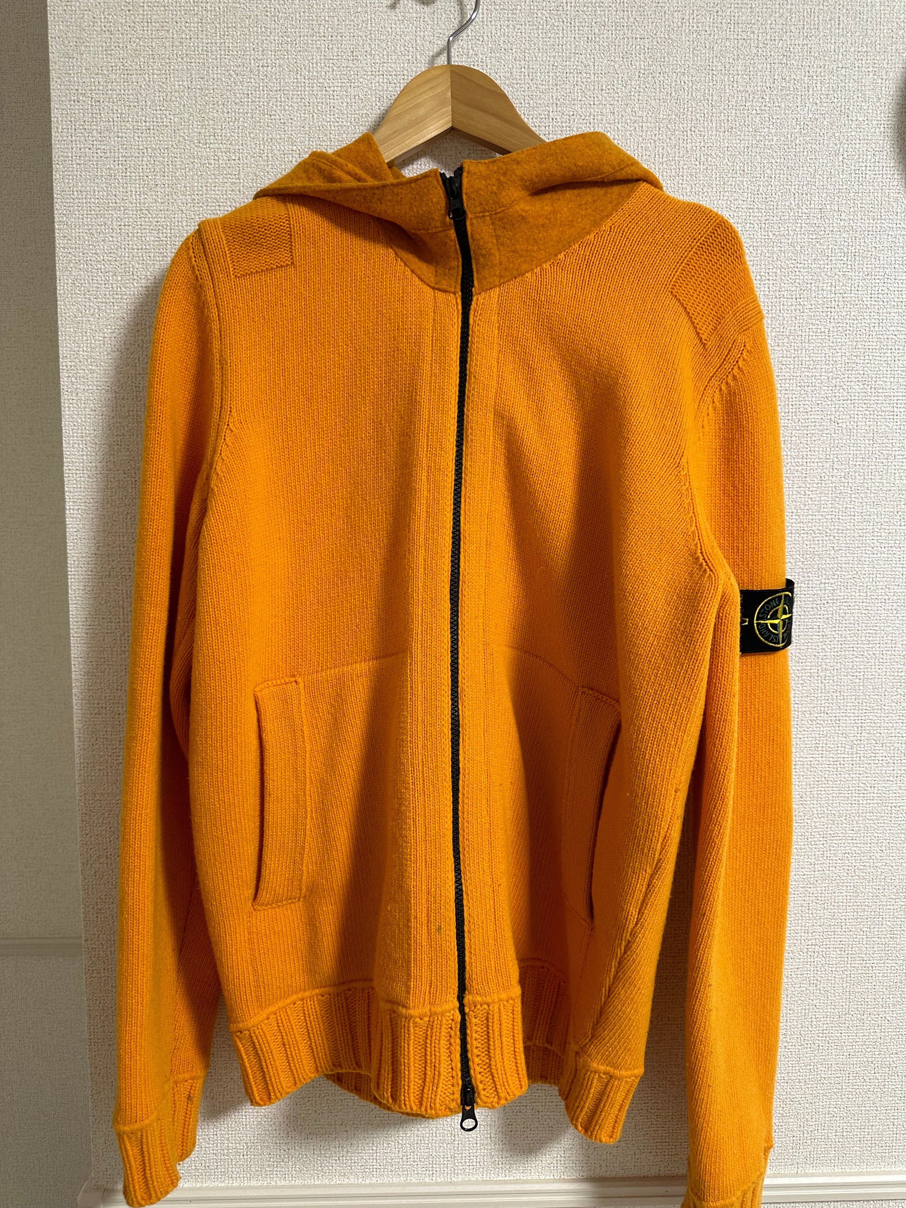 Stone Island “Knitted / Pointelle Knit Zip-Up Hoodie(ニットジップフーディ)” オレンジ系