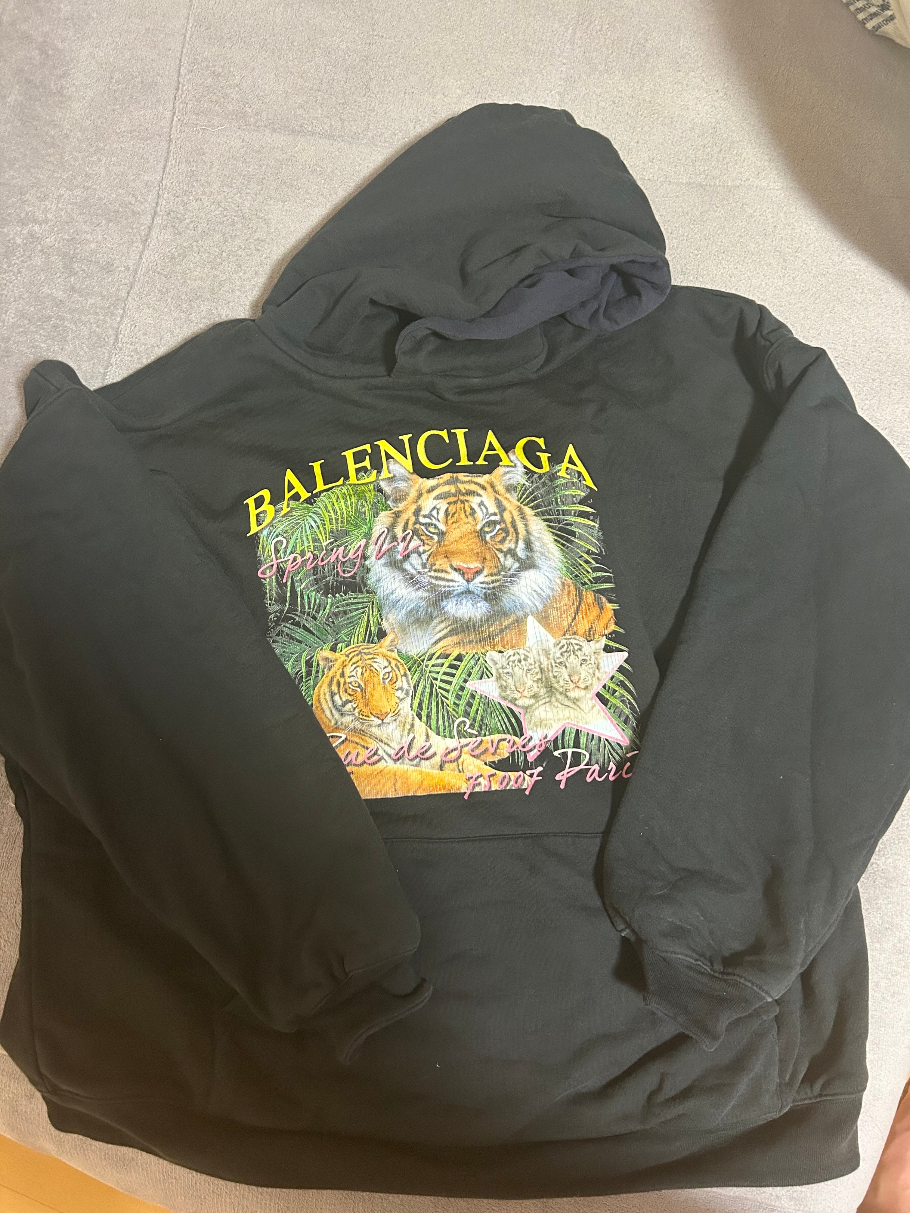 BALENCIAGAタイガーFBI