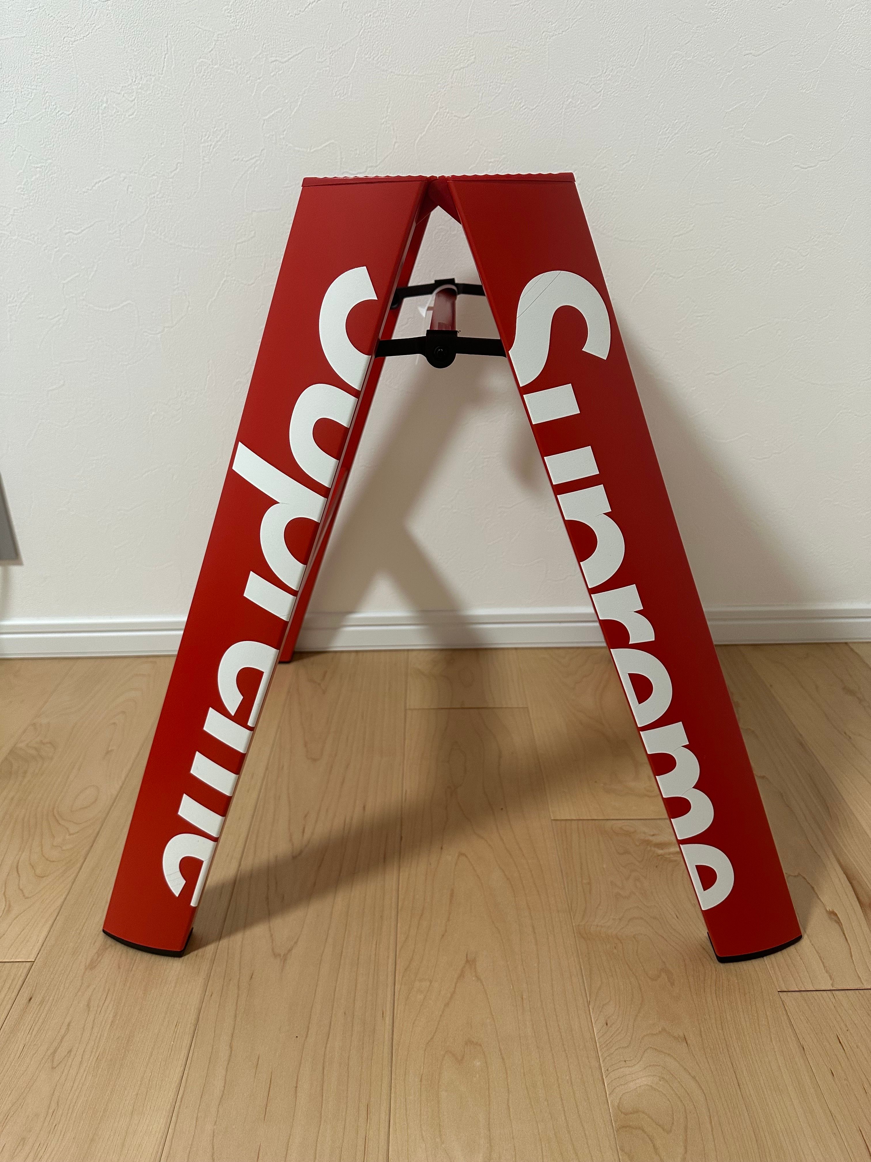 Supreme Lucano® Step Ladder 