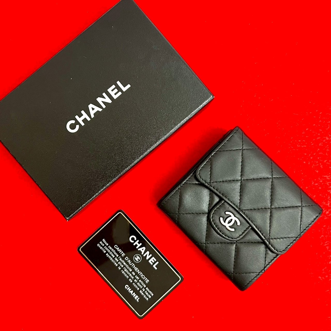 CHANEL シャネル タイムレスクラシック マトラッセ Wホック ラムスキン 二つ折り財布 ブラック
 41819