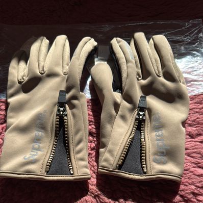 Supreme WINDSTOPPER Zip Gloves "Taupe" (24FW)