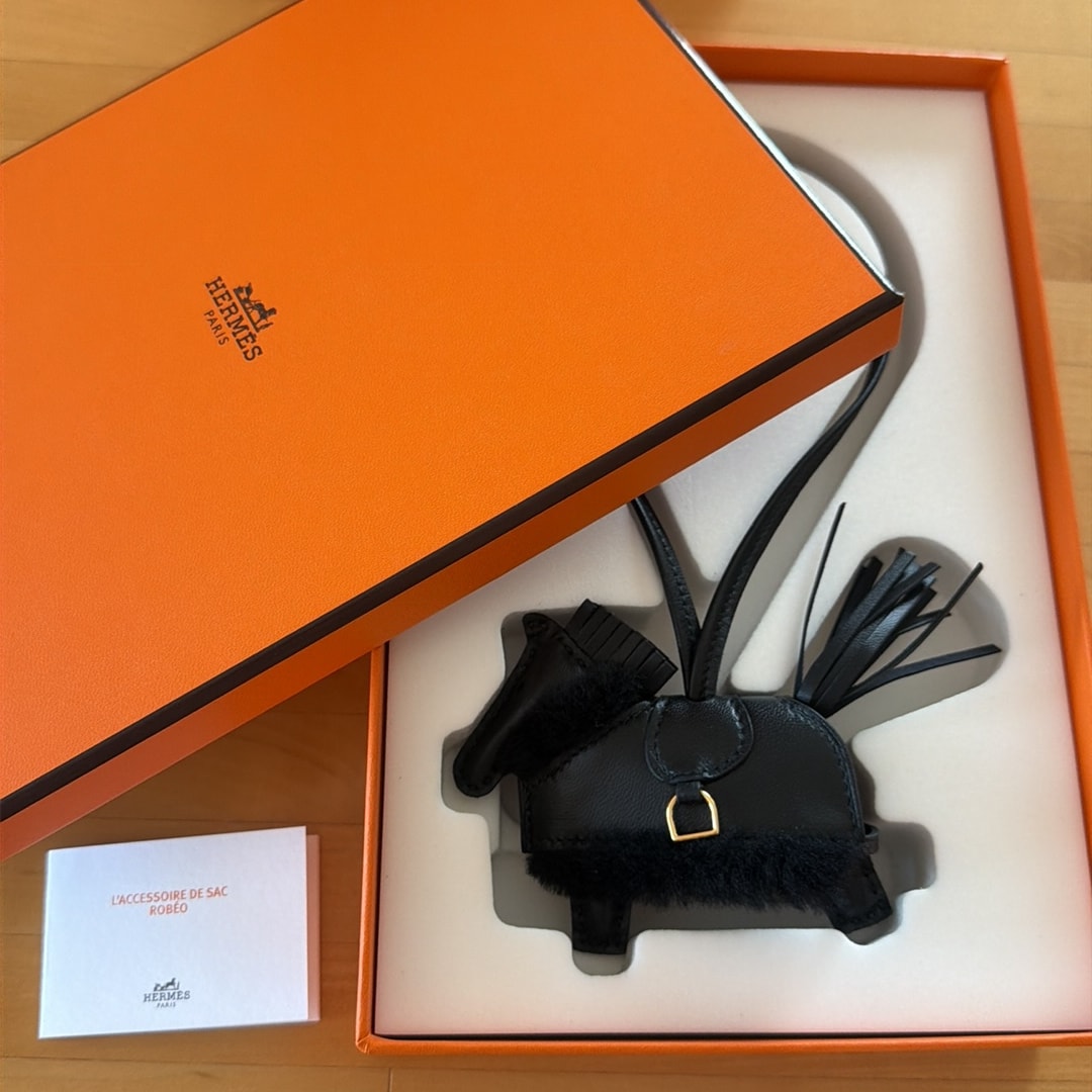 エルメス ロデオ ロベオプラッシュPM ブラックチャーム