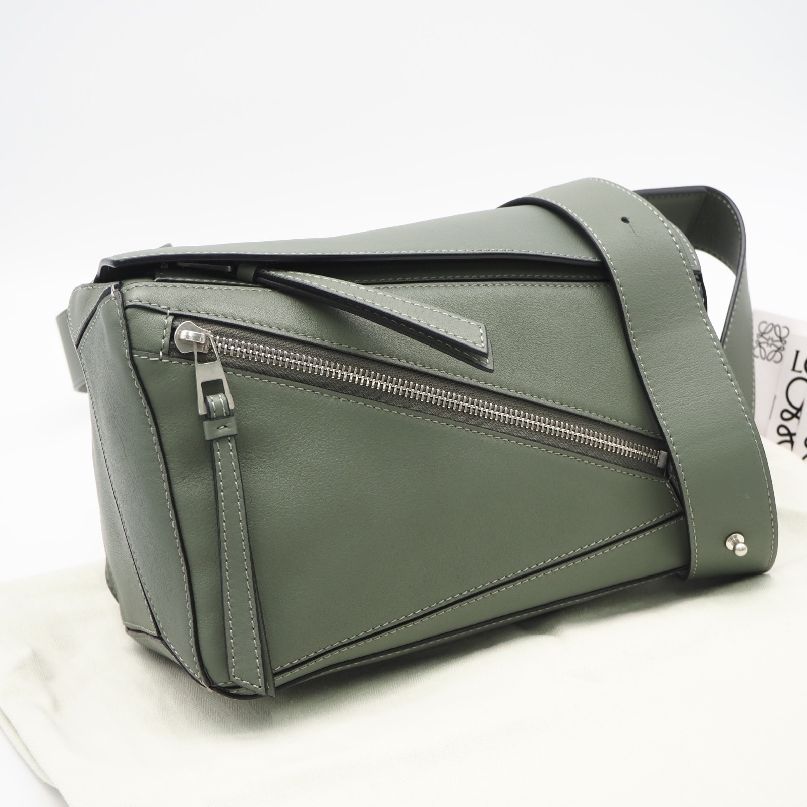 美品 LOEWE ロエベ パズル バムバッグ スモール B510P35X09 ボディバッグ グリーン カーフレザー メンズ