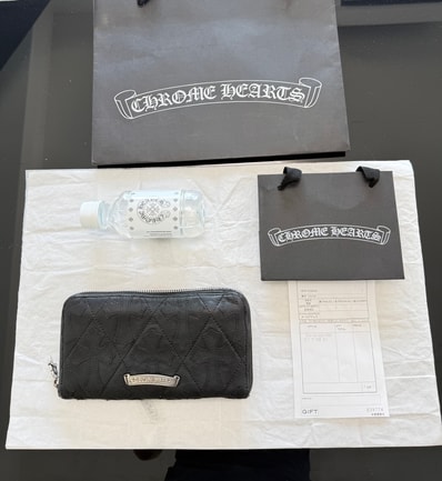 美品/値下げ交渉可能 / 正規品!CHROME HEARTS クロムハーツ キルティング ウォレット 財布
