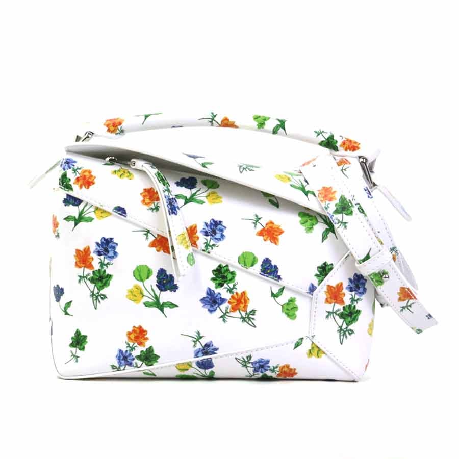 ロエベ LOEWE ハンドバッグ ショルダーバッグ パズルエッジ フラワー バッグ スモール レザー ホワイト/マルチカラー レディース【中古】 90315j