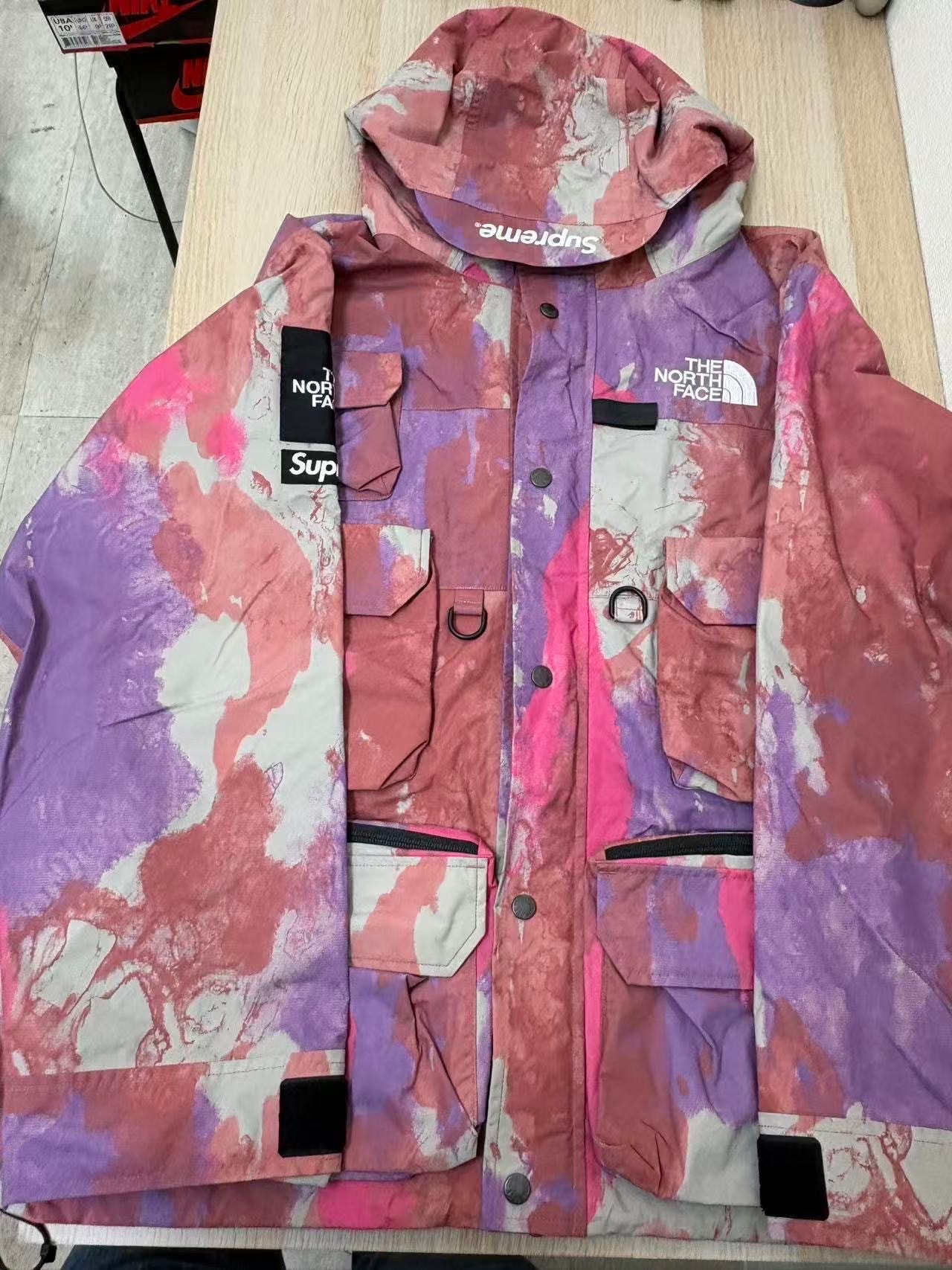 Supreme x The North Face Cargo Jacket "Pink"