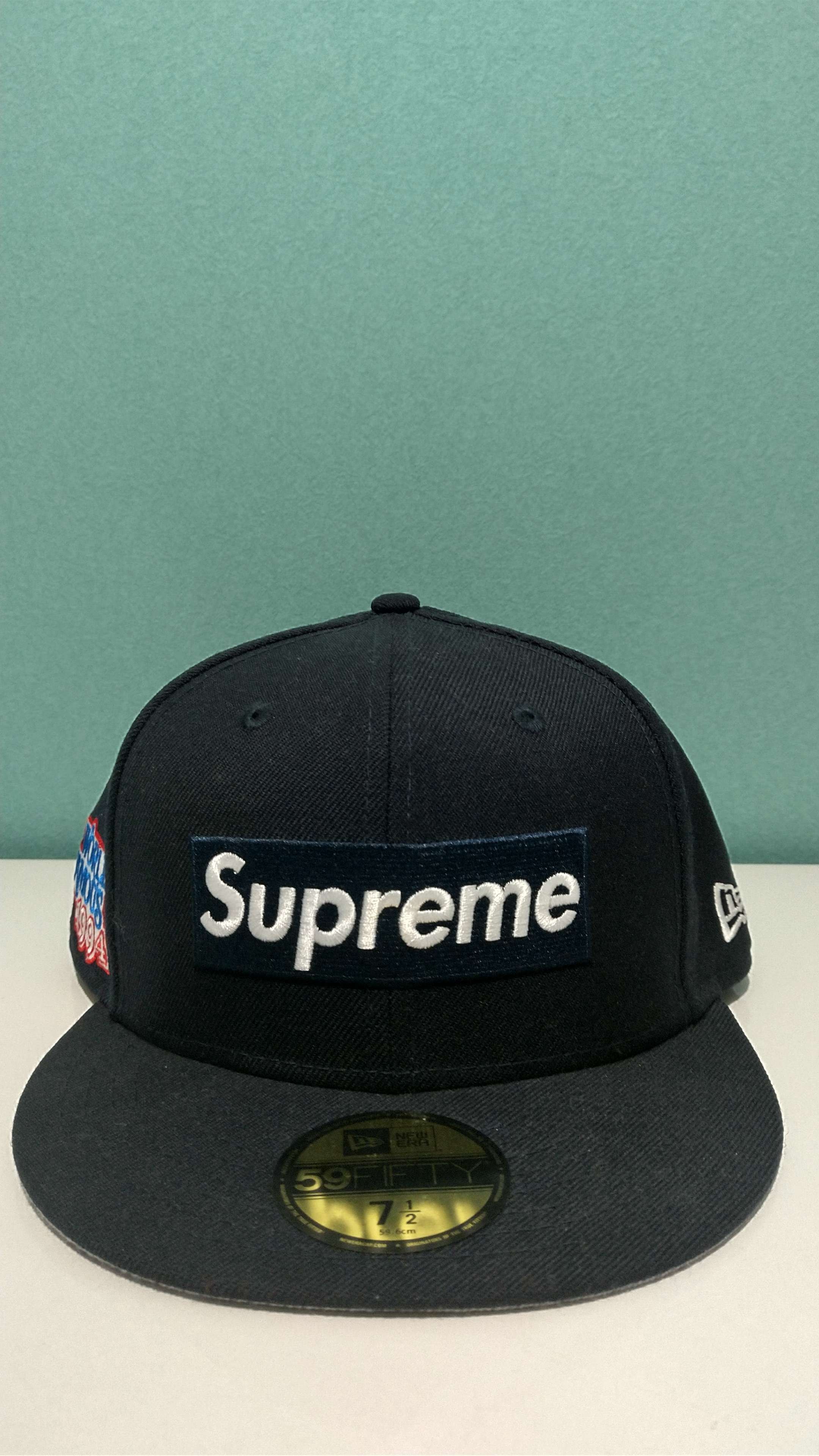 Supreme World Famous Box Logo New Era® "Navy"