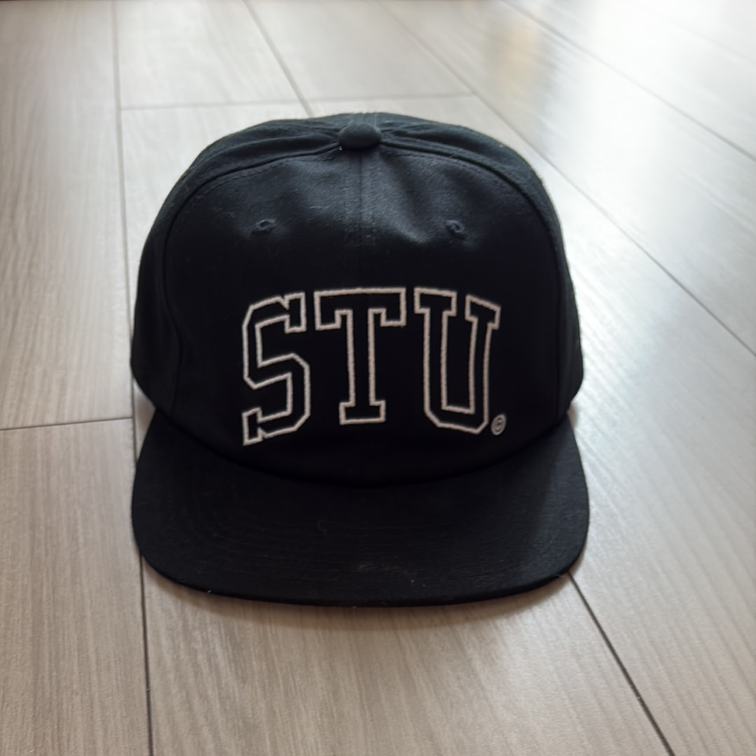Stussy Mid-Depth STU Arch Strapback "Shadow Black"