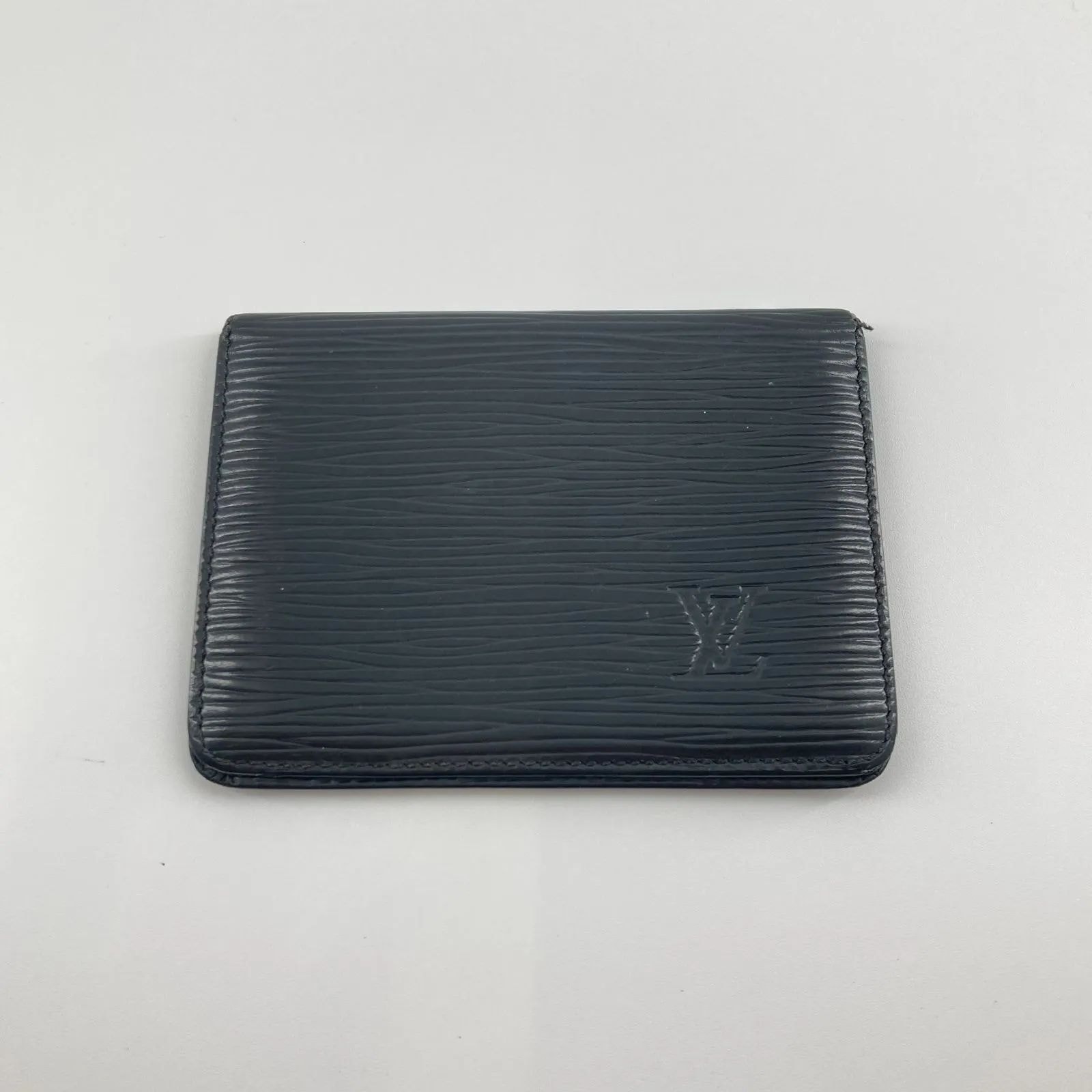 LOUIS VUITTON(ルイヴィトン) エピ ポルト 2カルト ヴェルティカル 二つ折り パスケース カードケース M63202 ブラック