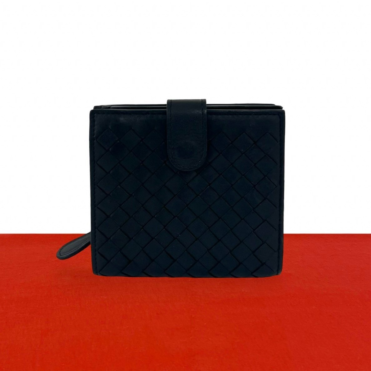 BOTTEGA VENETA ボッテガヴェネタ イントレチャート レザー 二つ折り財布 ブラック
 228-1