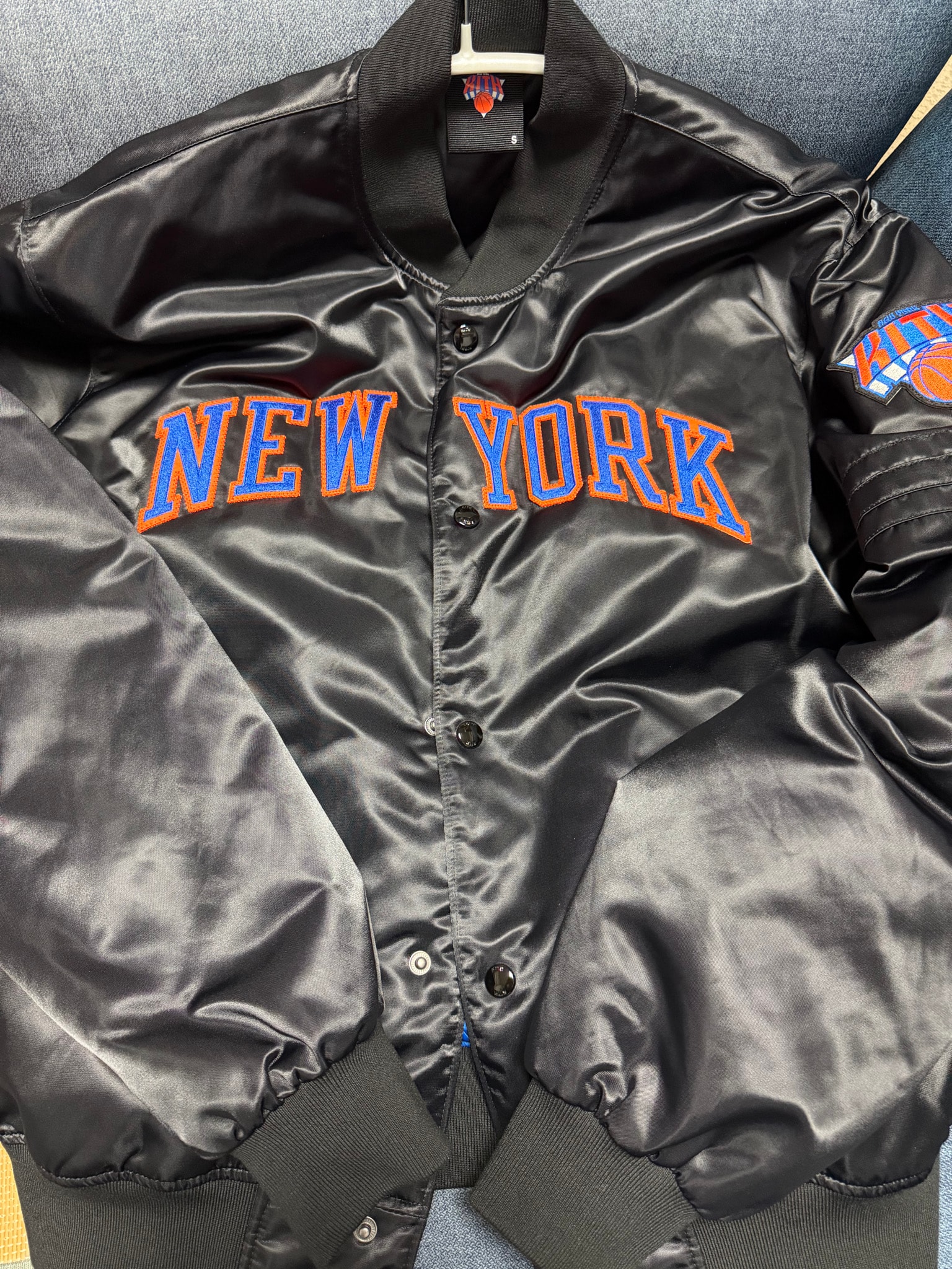 Kith x New York Knicks Satin Bomber Jacket "Black"