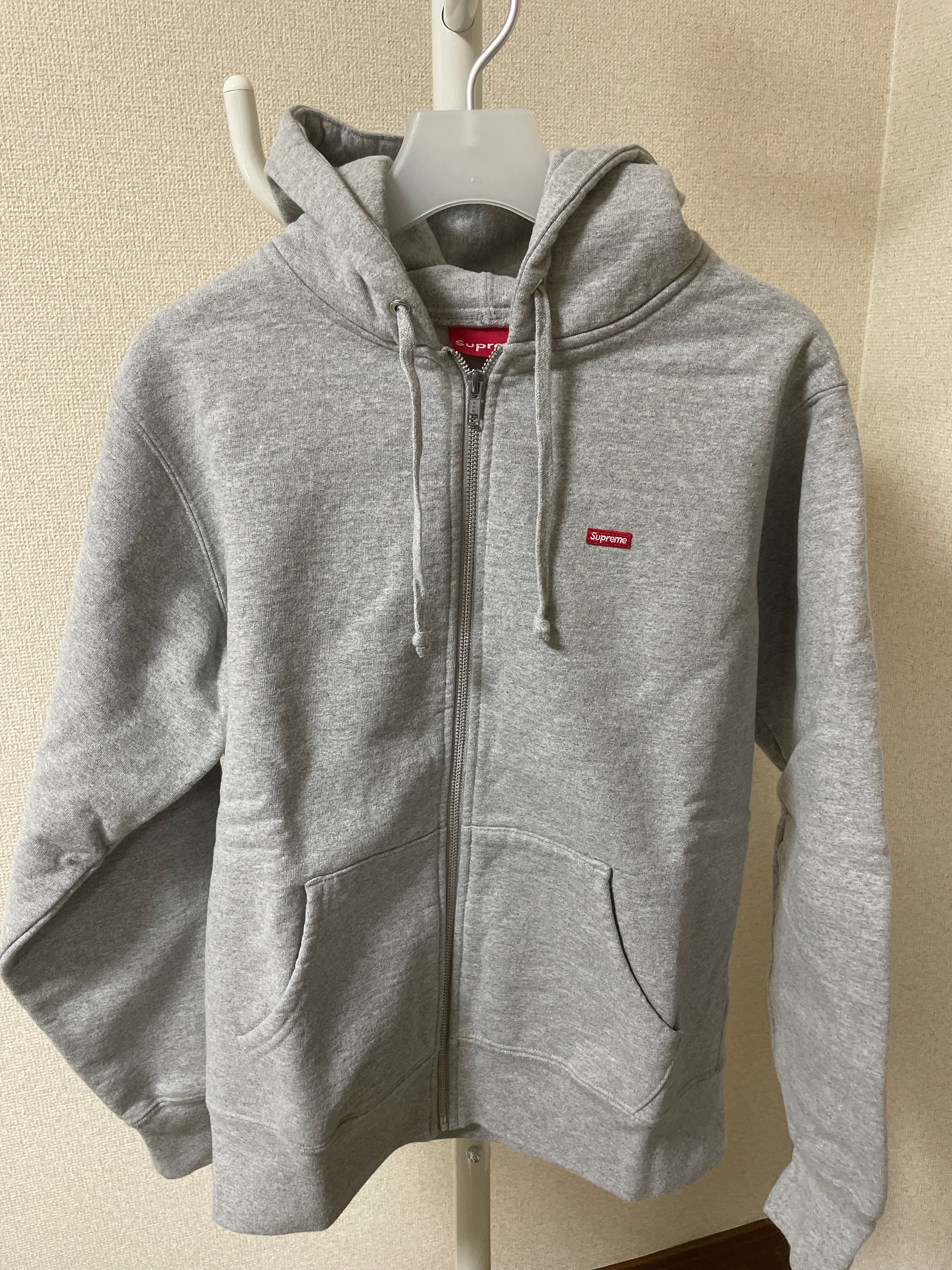 シュプリームスモールボックスロゴパーカー