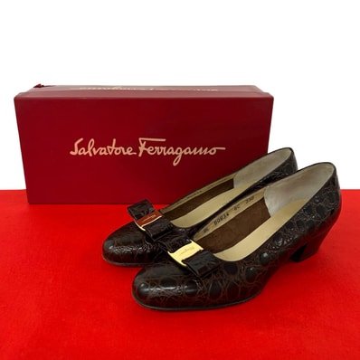 Salvatore Ferragamo サルヴァトーレフェラガモ ヴァラ 金具 レザー パンプス ブラウン
39887